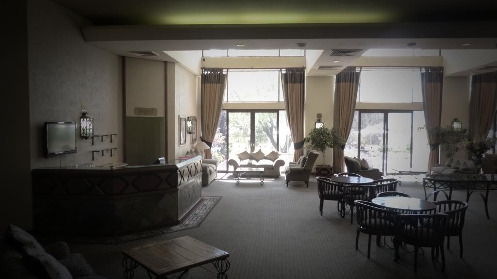 Black Mountain Leisure And Conference Hotel Groothoek Eksteriør billede