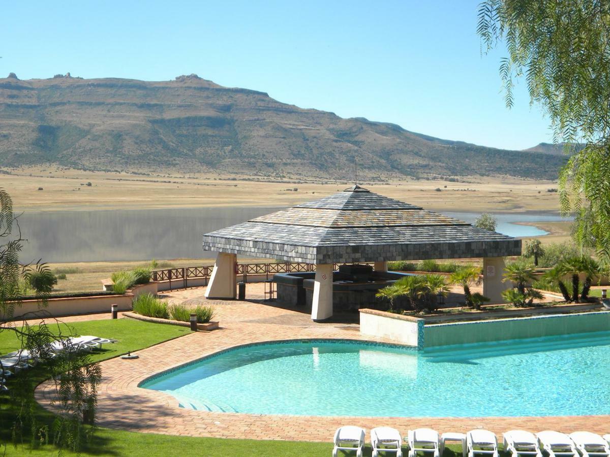 Black Mountain Leisure And Conference Hotel Groothoek Eksteriør billede